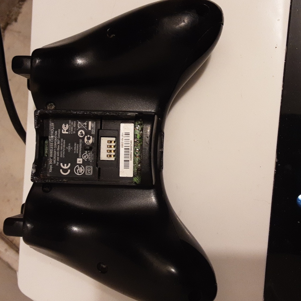 XBOX 360 WIRELESS CONTROLLER - Picture 3 of 3